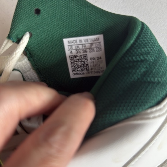 adidas Unisex-Child Hoops 3.0 Mid Top Sneaker Green/White Size 4 NWT No Box - Picture 7 of 9